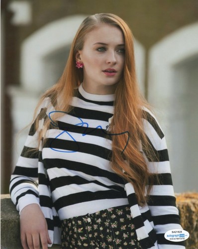 Sophie Turner Game of Thrones Autographed Signed 8x10 Photo ACOA 2020-3