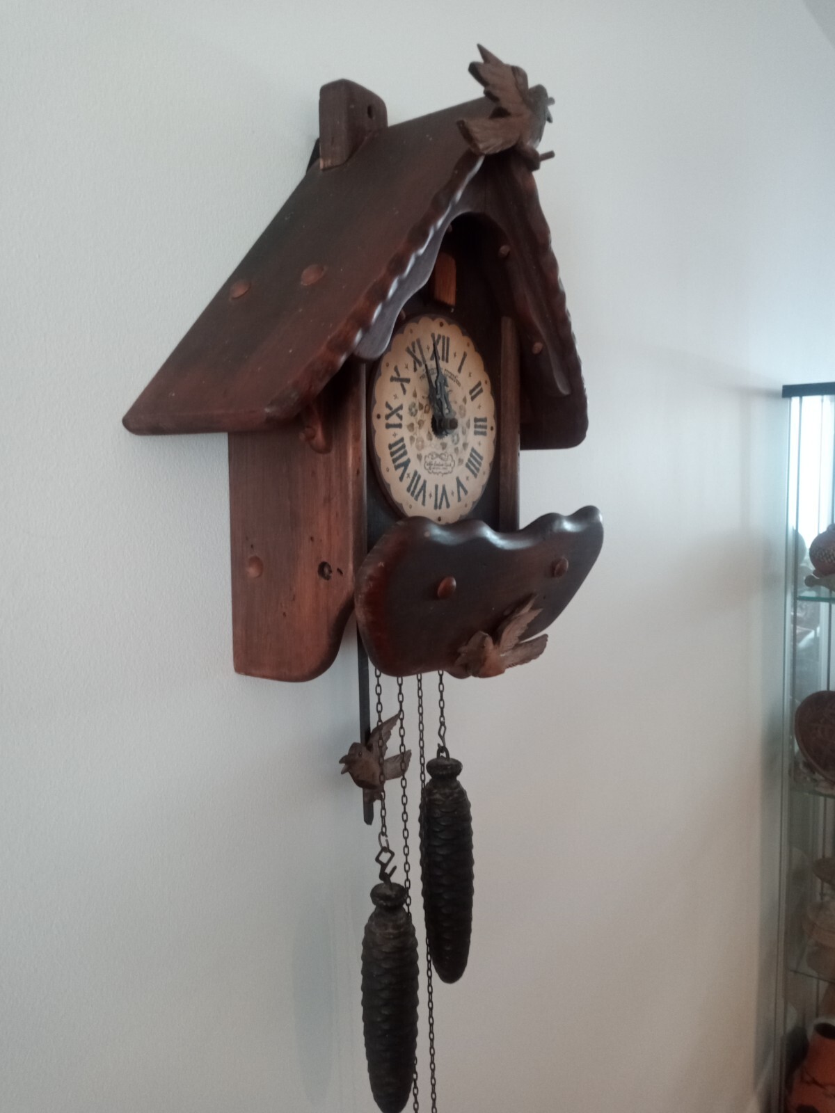 Vintage 1967 NEW ENGLAND CLOCK CO AMERICAN CUCKOO BIRD CLOCK & WEIGHTS