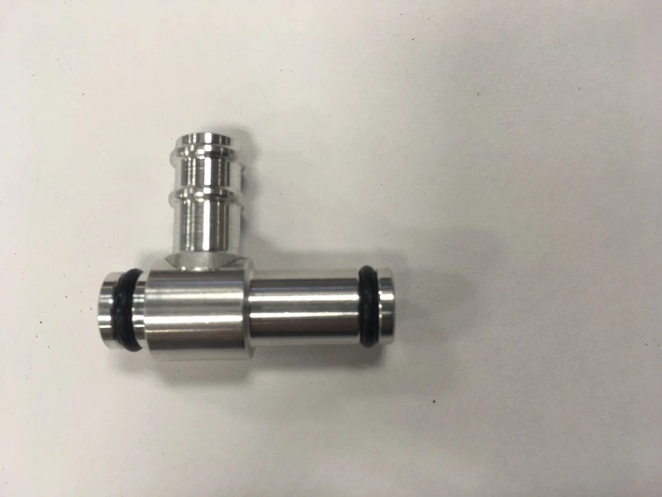 Kawasaki Carb Fuel  Center Tee, Pipe /Alum  KZ440,KZ750, ZN700 '80-'84 - Bild 1 von 1