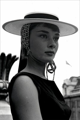 617771 Hepburn Audrey Model Actress Fashion Charitable Wall Print Poster