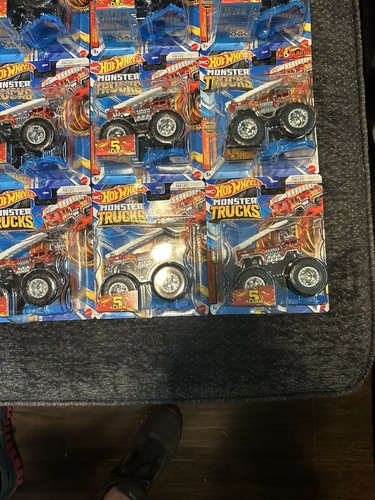 Hot Wheels-Monster Truck-5 Alarm,Fire Truck- 19 - 1/64 And 24 -1/70 - Picture 17 of 20