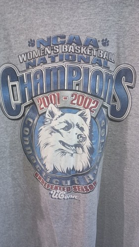 Vintage Fruit Of The Loom Heavy Cotton T-shirt, UConn, NCAA Womens Basketball, L - Picture 2 of 4
