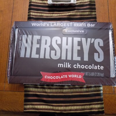 HERSHEY'S Exclusive PA Chocolate World Milk Chocolate Giant Candy Bar, 5 Lb NEW