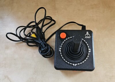 2002 Atari Plug N Play 10 in 1 TV Joystick Tested Works Jakks Pacific Video Game