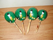 LOT OF 4 PAINTED GREEN MARACAS PERCUSSION INSTRUMENT SHAKERS FROM MEXICO