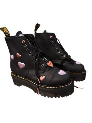 Dr. Martens Sinclair Heart Platform Boots Size 6 Ladies Brand New /no Box !!!