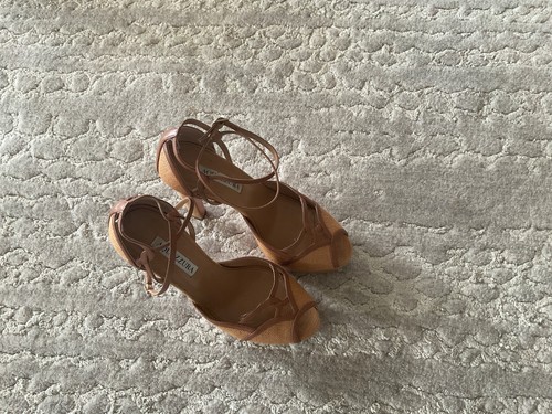 Aquazzura tan raffia heel size 38 1/2