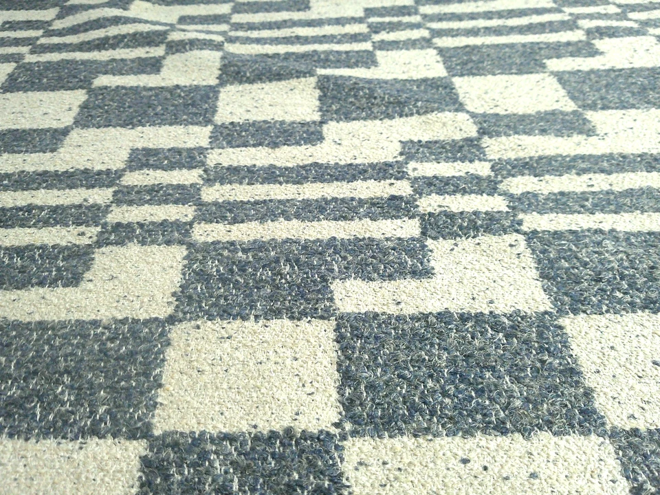 Ramo geométrico abstracto de diseño pesado súper rizado azul/crema 2 yardas etiquetas exuberantes Foto 3 de 4