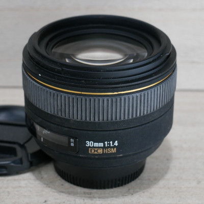 Sigma 30mm 1.4 DC HSM Lens for Nikon F DSLR Camera *GOOD/TESTED*