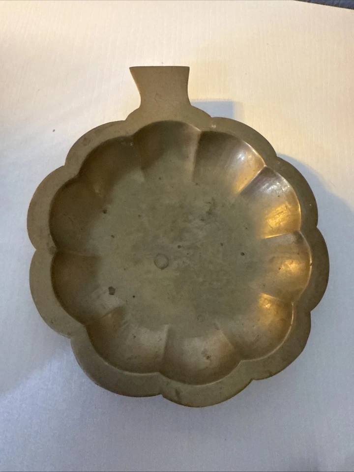 RARO Latón Hoja de Trébol Individual Cenicero Baratija Plato Boho De Colección MCM Pesado Foto 2 de 4