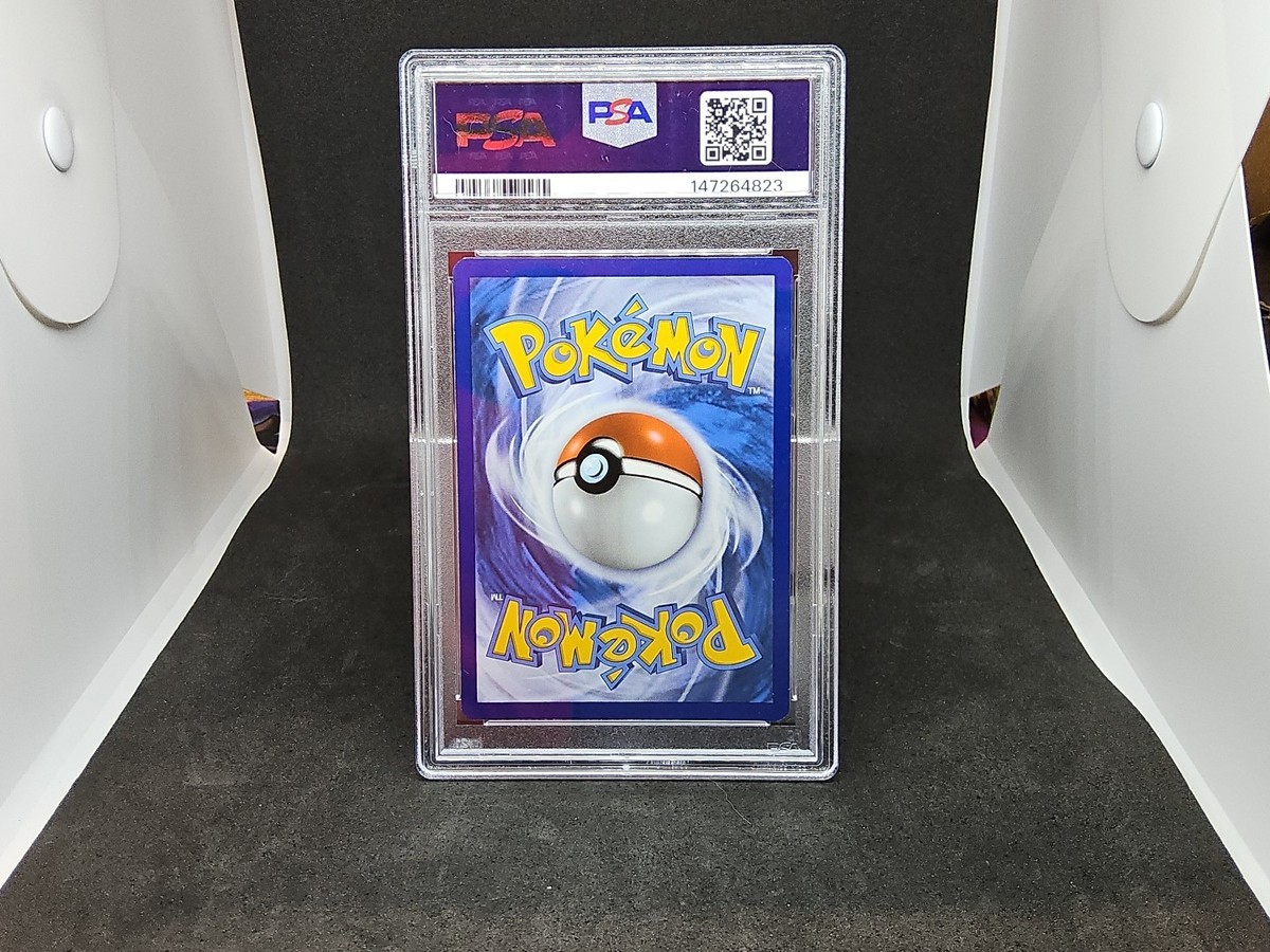 Light Toxtricity SWSH137 - Celebrations - PSA - Pokémon Card 