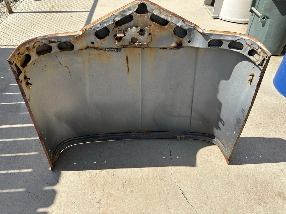 Capô de caminhão Jeep Willys 1950–1960 - Imagem 2 de 4