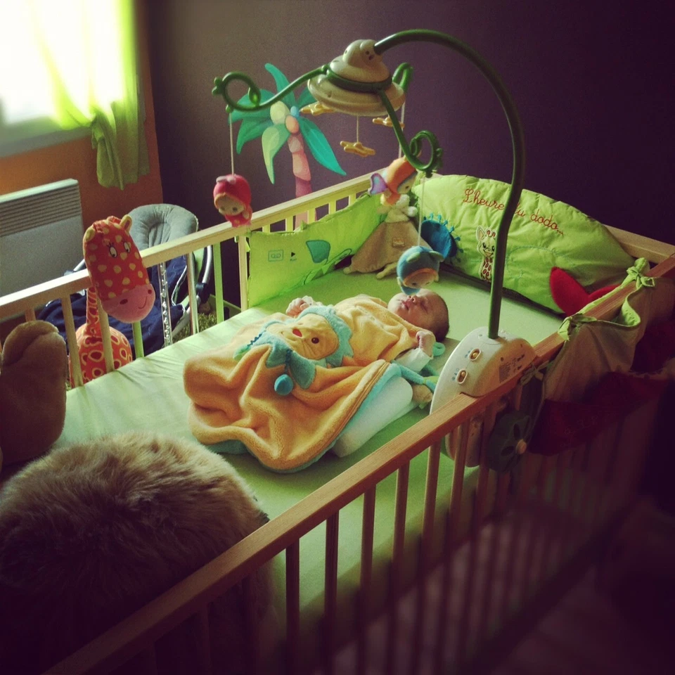 Chambre à coucher enfant MAMAMA MEEE - lit et commode - Photo 3/4