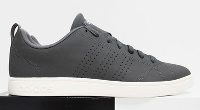 low top tennis shoes