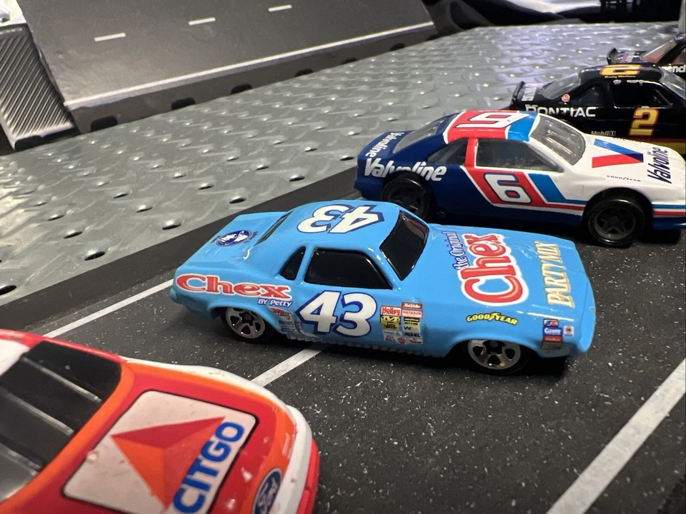 Matchbox Chevy Lumina Diecast Dale Earnhardt #3 Goodwrench GM + 4 Lot - Image 3 of 4