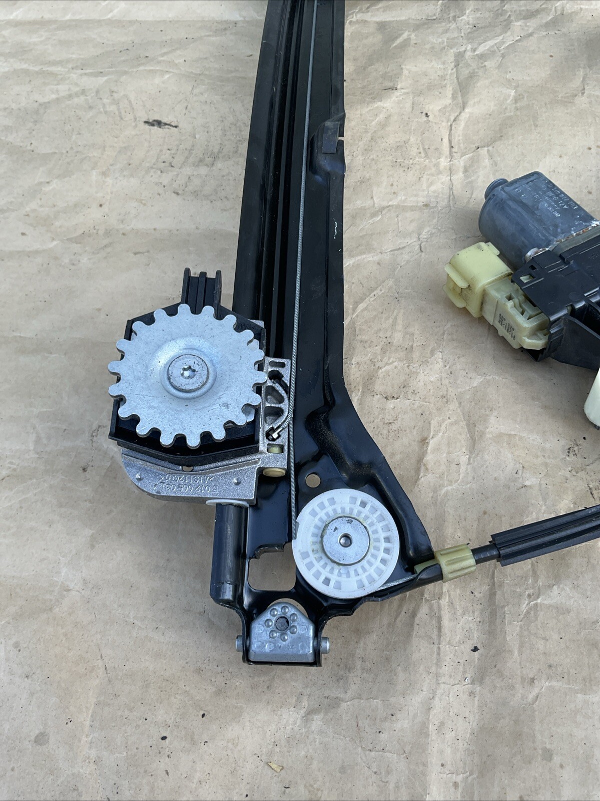 14-22 MASERATI QUATTROPORTE FRONT RIGHT DOOR WINDOW REGULATOR MOTOR OEM 19K