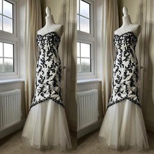 Black And White Wedding Dresses Mermaid Satin Appliques V Neck Bridal Gowns