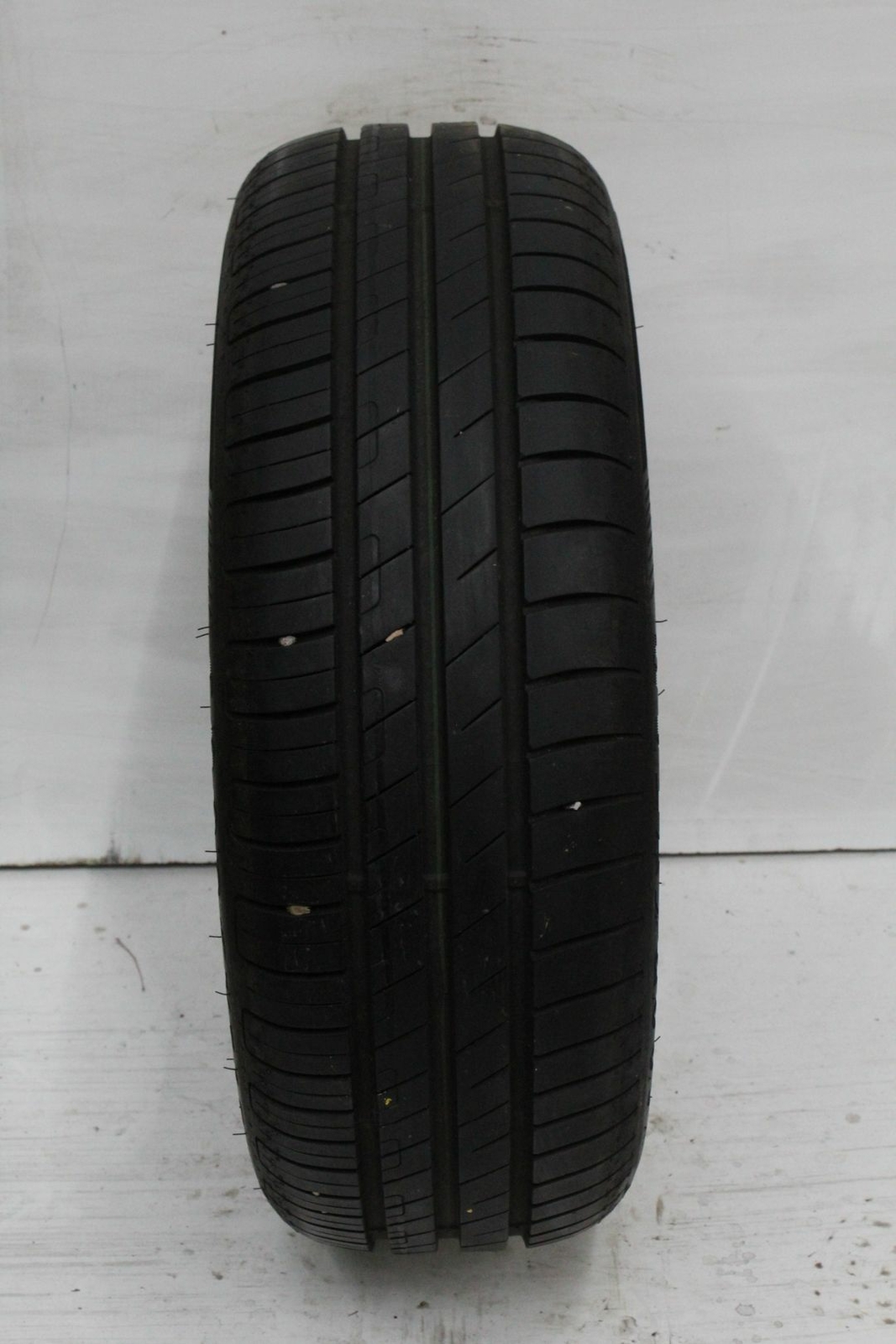 Goodyear Efficient Grip 195/55 R16 87W Runflat * RSC 7.5 mm 08/17 Summer Tires