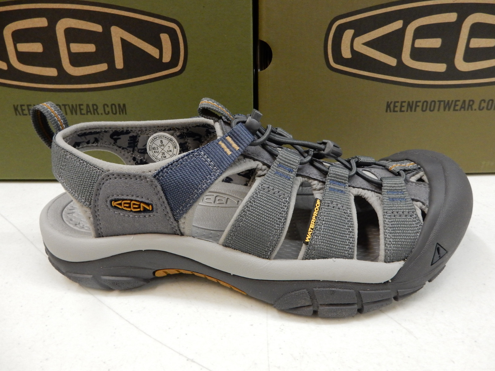 keen size 8