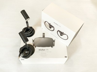 Oculus Rift CV1 VR Headset Bundle + Touch Controllers + 4 Sensors   Open Box