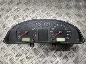 VW PASSAT B5 3B2 Kombiinstrument 110008920024 1.90 Diesel 81kw 1999 25795776