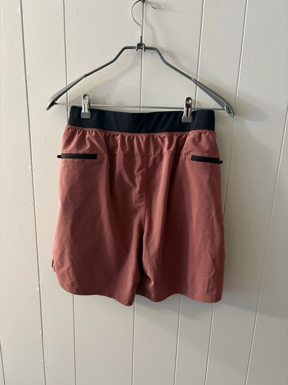 fabletics euc waist zippered pockets k3 shorts
