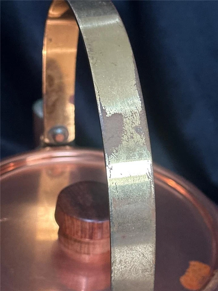 Antiguo tetera de cobre/latón de diseño holandés exhibido Foto 3 de 4