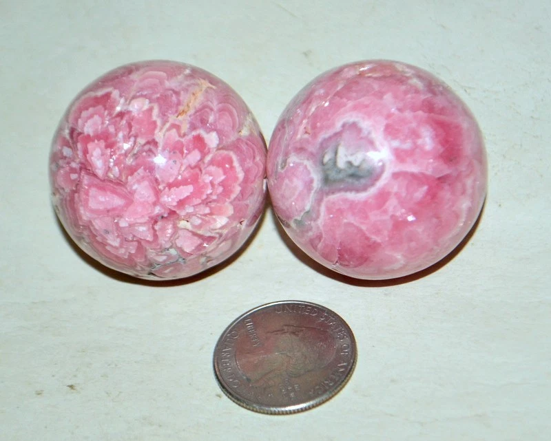 2 pcs lot Rhodochrosite Sphere w/ patterns from Argentina - Image 4 of 4