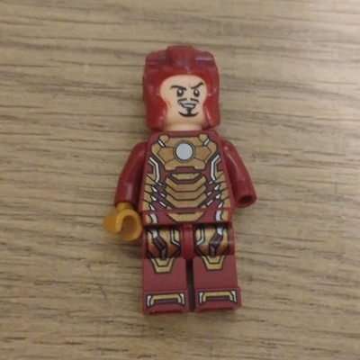 LEGO Iron Man Minifigure Marvel Theme Red Armor Gold Detail(READ DESCRIPTION)