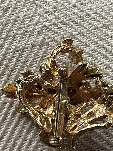 Gold. tone Floral Basket Red Biw 2” Accent Rhinestone Vintage Estate Brooch Pin - Picture 5 of 5