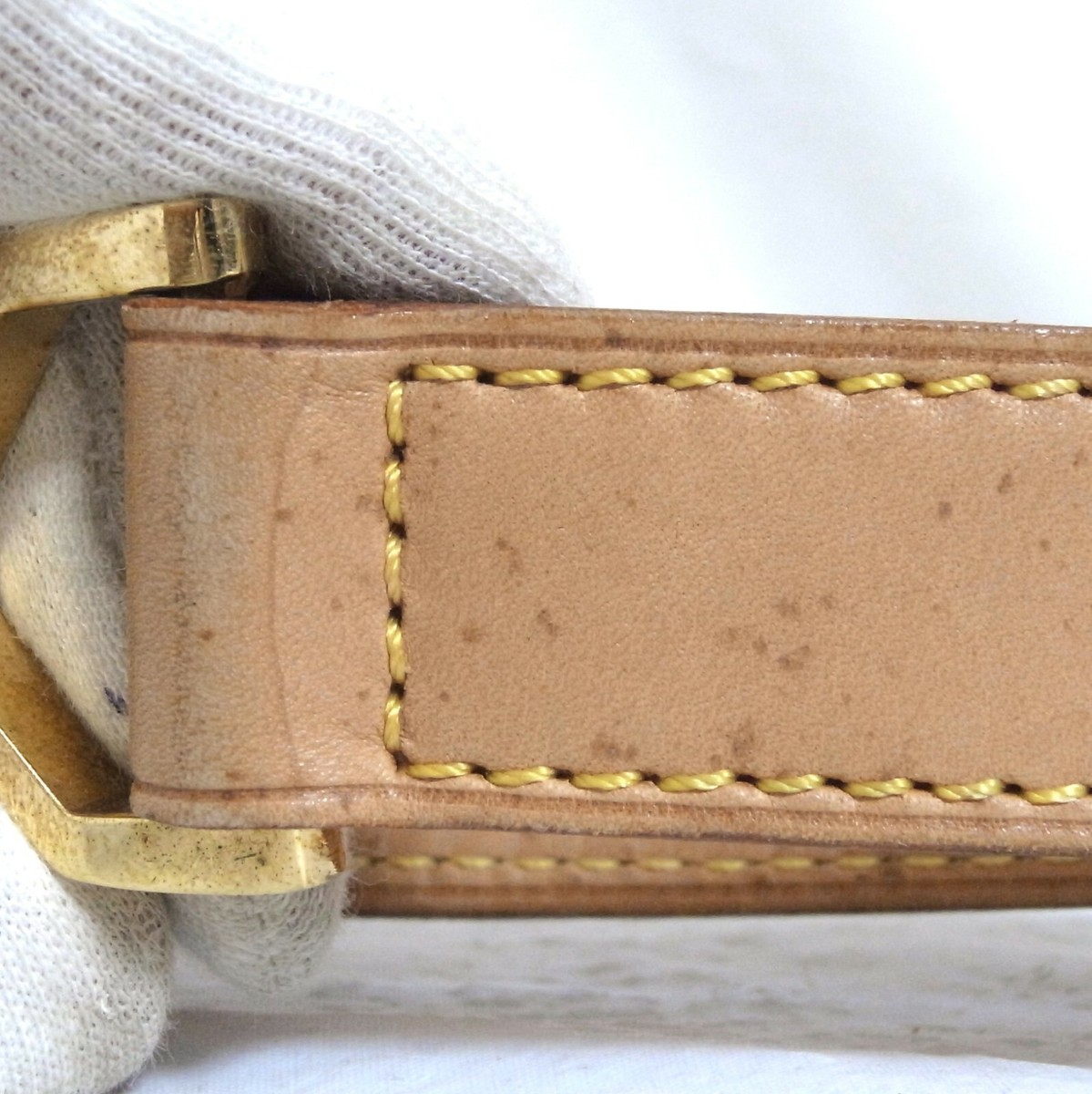 louis vuitton hand strap