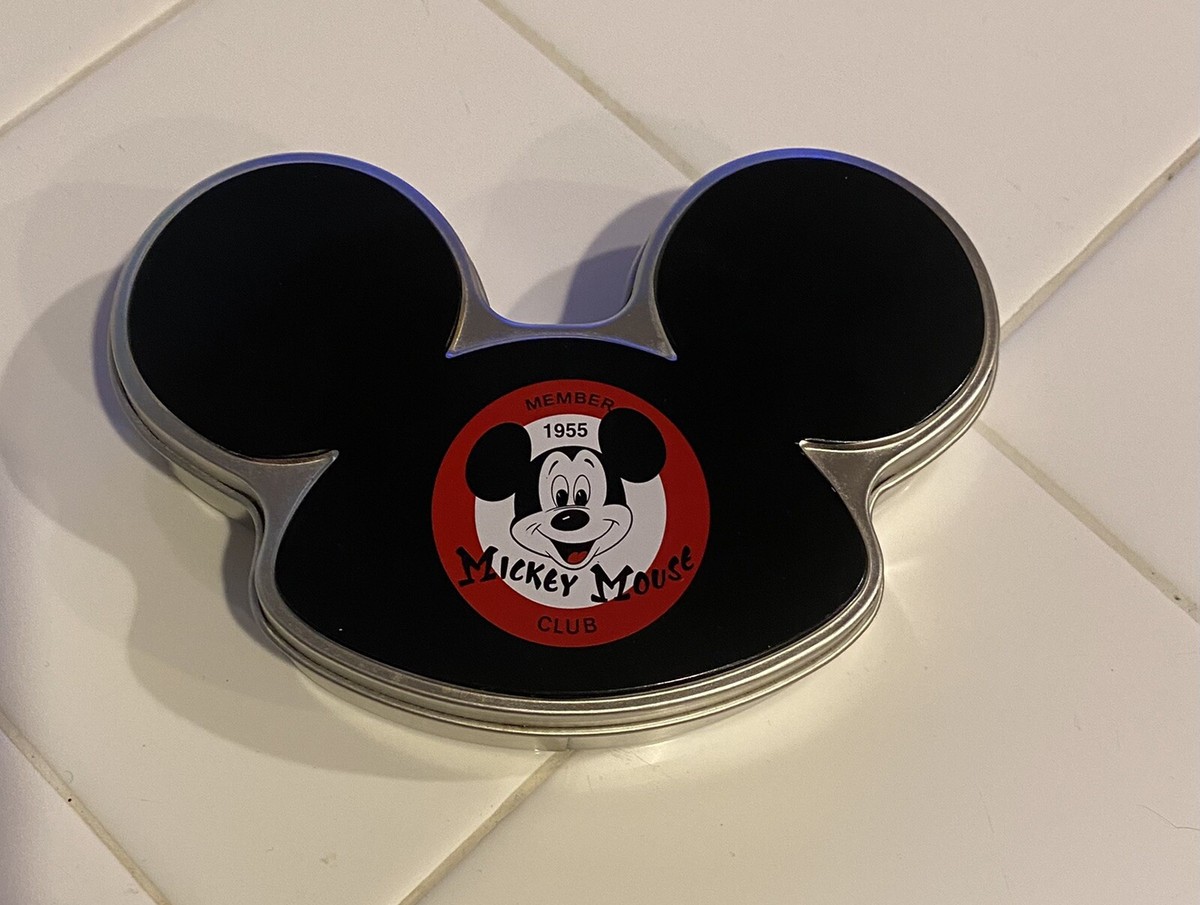 NIB Disney display picture 1