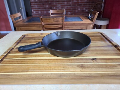 10.5 Cast Iron Skillet Smooth Cooking Surface Commercial Designer Heirloom