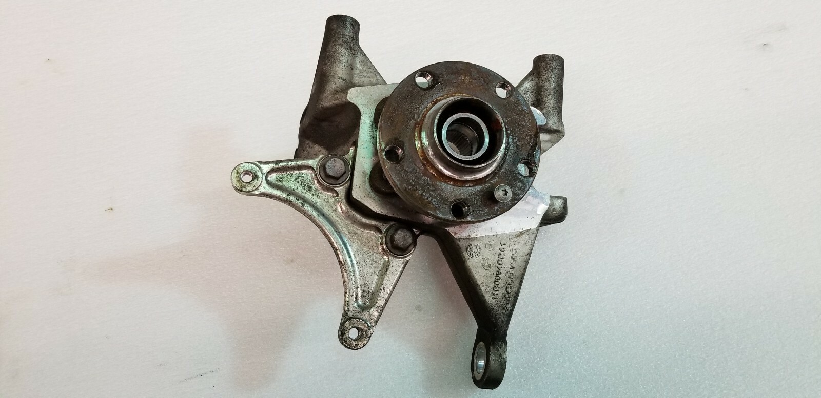 MCLAREN 570S 650S MP4-12C REAR RIGHT WHEEL HUB SPINDLE OEM 11B0094CP 11B0520CP