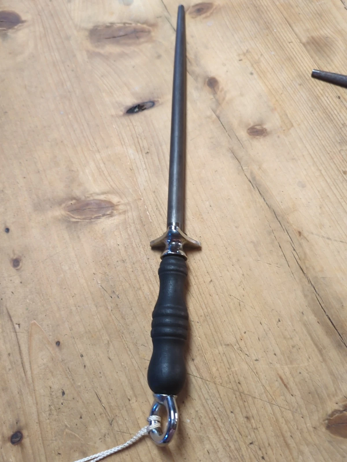 CASE XX Knife Sharpening Steel Honing Rod 18.25” Wooden Handle High Carbon Old
Opens in a new window