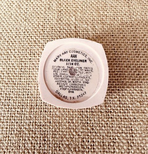 Vintage MARY KAY Black Cake Eye Liner W/ Twist Off Lid 1/16 Oz New - Picture 2 of 4