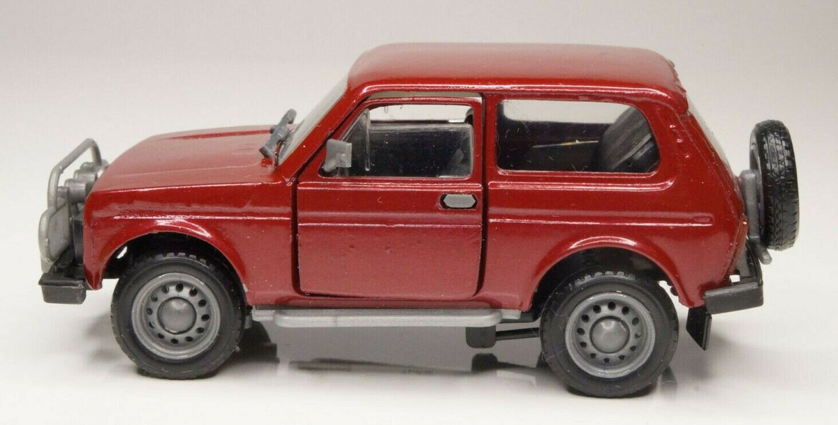 LADA 2121ラダニーバ　メイドインUSSR　1/43 VAZ 2121 Niva Dark RED 1:43 w / original box 1996 | eBay