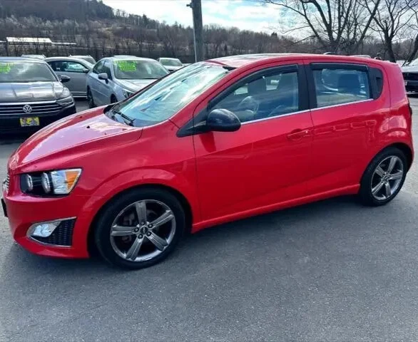 Protectores de lluvia con cinta AVS viseras de ventilación sombra para Chevy Sonic Hatchback 2012-2020 Foto 2 de 4