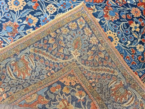 Circa 1880s handwoven Faraghan rug ESTATE SALE size 4'5"×6'5" collectable item - Picture 7 of 12