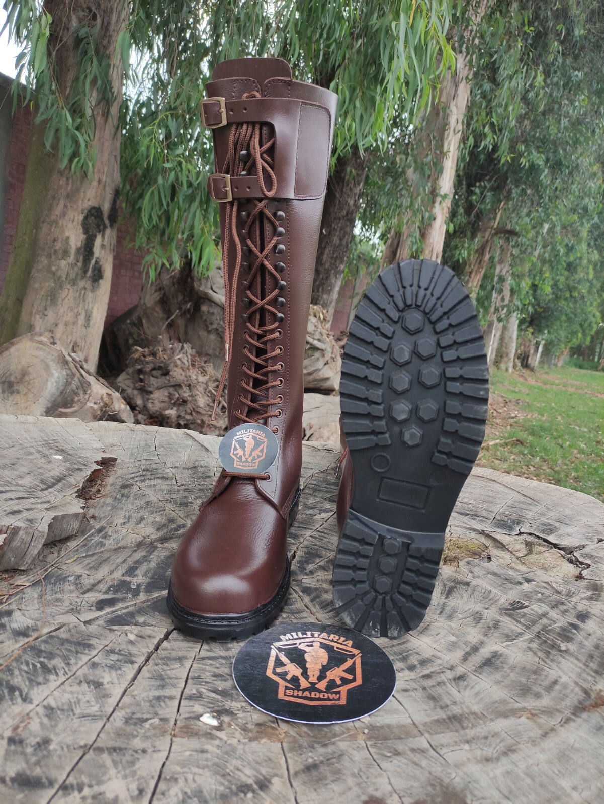 Bota Militar Larga Segunda Guerra Mundial Alemana SA Cuero Marrón con Suela de Goma 2 Hebillas. Bota