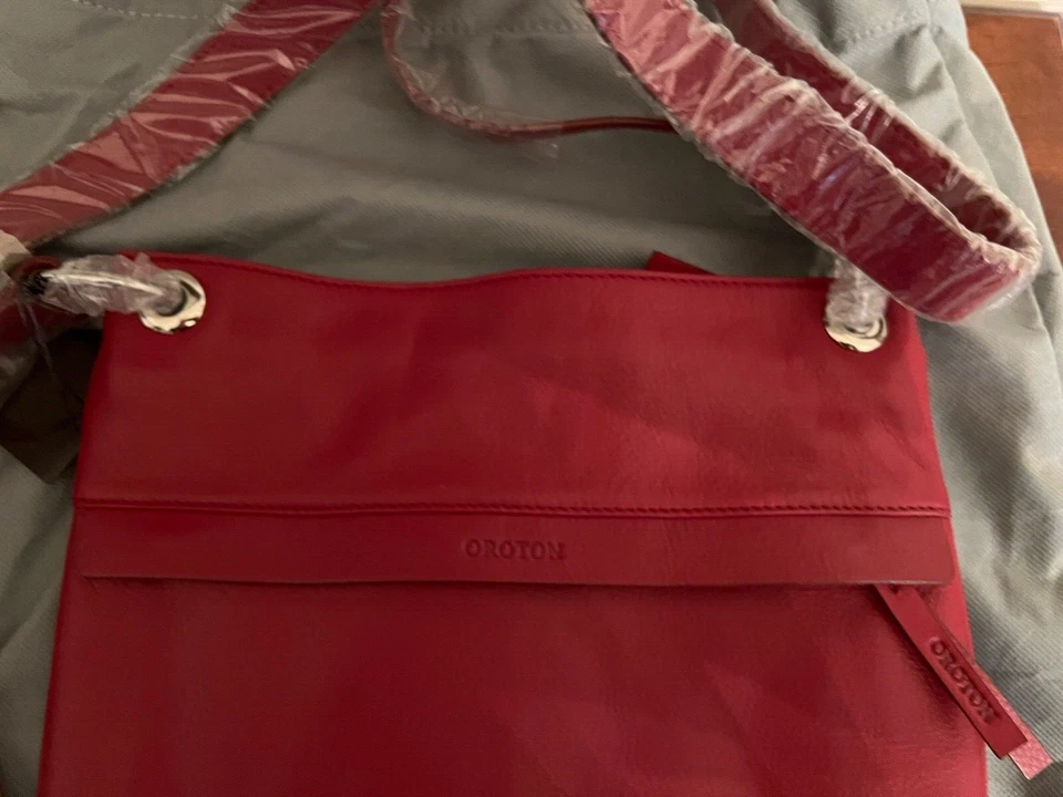Bolso Bandolera Oroton Cuero Rojo Eternidad Todo el Cuerpo Nuevo con Etiquetas Foto 2 de 4
