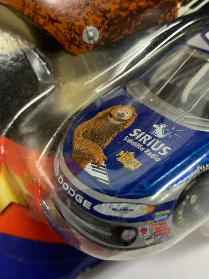 Casey Atwood #7 The Muppet Show, radio satelital Sirius, NASCAR diecast 1/64 Foto 4 de 4
