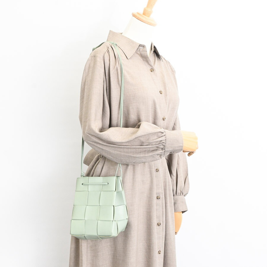 Bottega Veneta Small Cassette Bucket Bag Shoulder Bag 680218 Bottega Veneta Small Cassette Bucket Bag Shoulder Bag 680218