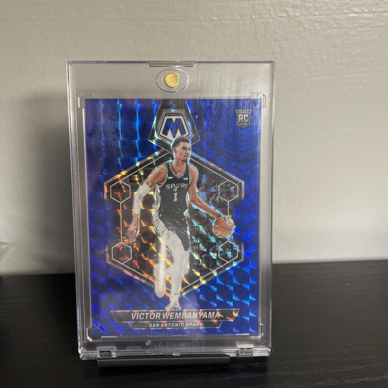 2023-24 Panini Mosaic - Rookies Victor Wembanyama #238 Blue Mosaic Prizm /199 RC