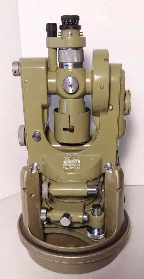 Equipamento de pesquisa Wild Heerbrugg Theodolite T1A com estojo vintage #127084 muito limpo - Imagem 2 de 4