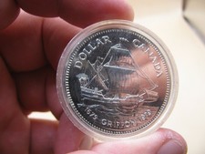 COINS - 1979 Canadian 0.50 Silver $1 One Dollar - GRIFFON 300 yrs 23.32gms