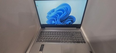 Lenovo IdeaPad 3 15ADA05 Ryzen 3 8GB 15.6'' Laptop Radeon Win11 Silver