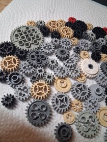A Lego Lot 104 Assorted Technic Gear 3649 6589 32269 3648 4019