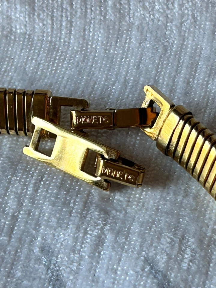 Monet Omega Collar Declaración con Extensor Eslabón Eslabón Esmalte Acento Colgante Foto 3 de 4