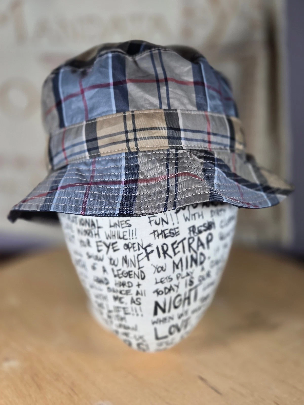 Barbour Lightweight Reversible Bucket Hat Festival/Sun Protection-Burberry like
Opens in a new windo